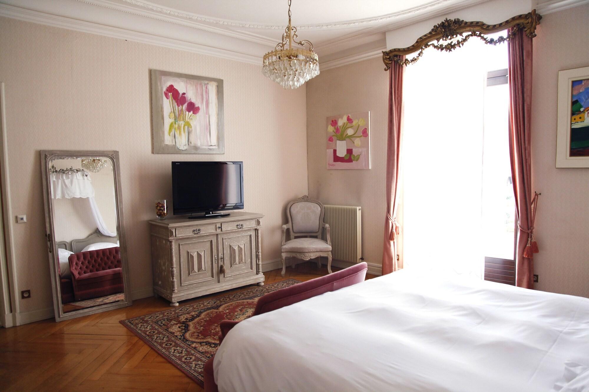 Hotel The Originals Domaine de Beaupré - Room Service Disponible Guebwiller Exterior foto