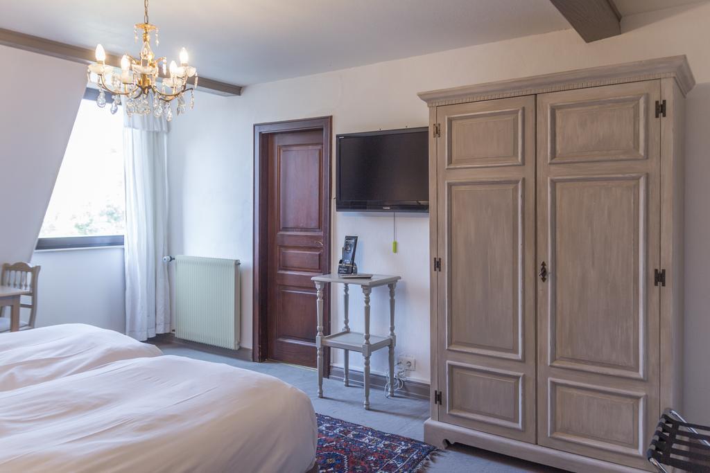 Hotel The Originals Domaine de Beaupré - Room Service Disponible Guebwiller Exterior foto