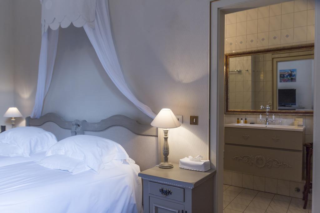 Hotel The Originals Domaine de Beaupré - Room Service Disponible Guebwiller Exterior foto